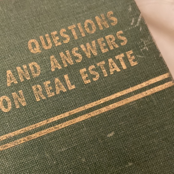 1969 vintage hardback book Questions and Answers on Real Estate - Picture 2 of 13